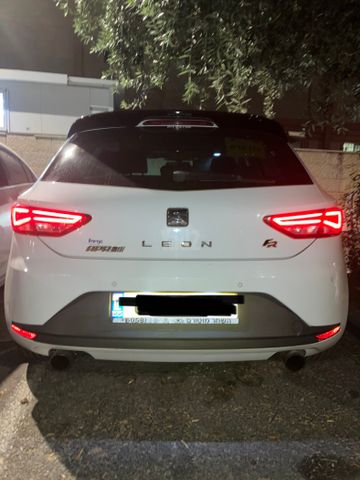 מודעת רכב סיאט לאון