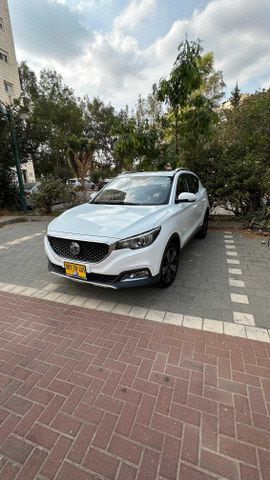 מודעת רכב אם ג'י ZS