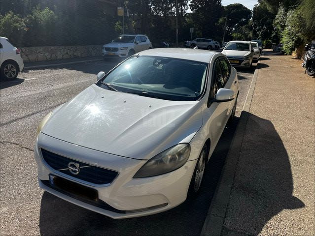 מודעת רכב וולוו V40