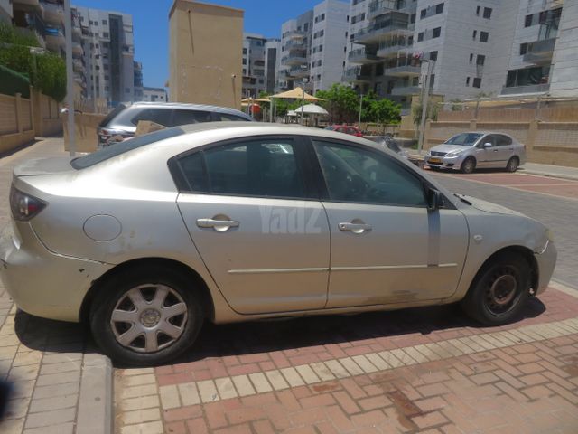 מודעת רכב מאזדה 3