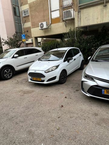 מודעת רכב פורד פיאסטה