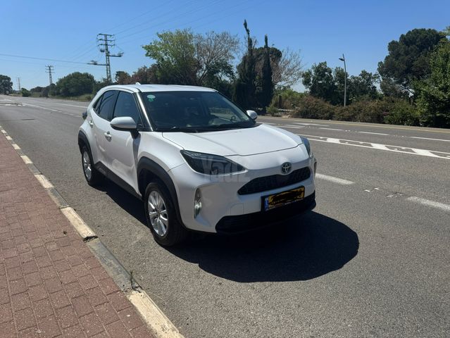 מודעת רכב טויוטה יאריס קרוס
