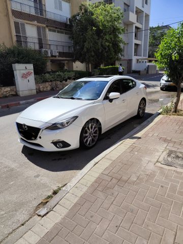 מודעת רכב מאזדה 3