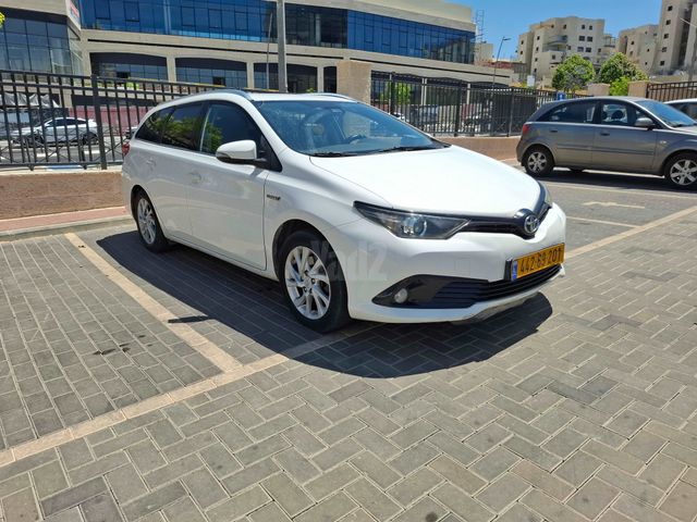 מודעת רכב טויוטה אוריס