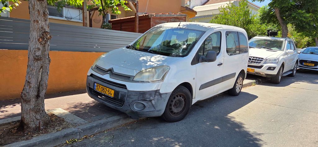 מודעת רכב סיטרואן ברלינגו
