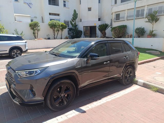 מודעת רכב טויוטה RAV4