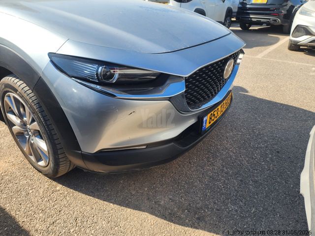 מודעת רכב מאזדה CX-30