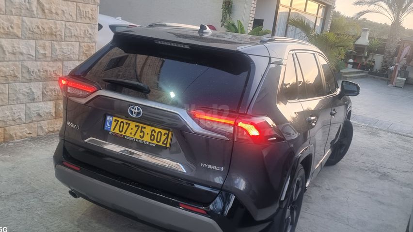 מודעת רכב טויוטה RAV4