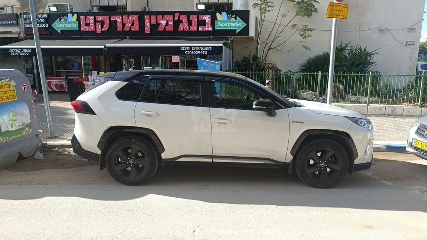 מודעת רכב טויוטה RAV4