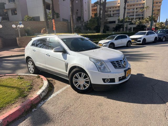 מודעת רכב קאדילק SRX