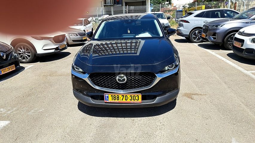 מודעת רכב מאזדה CX-30