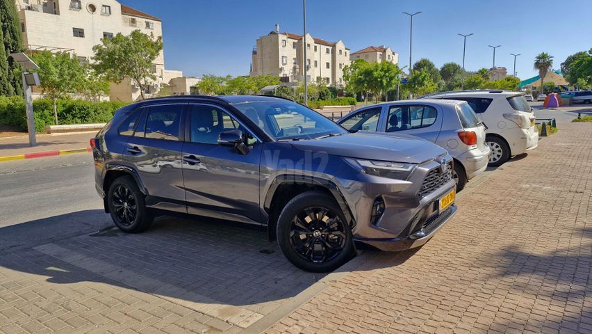 מודעת רכב טויוטה RAV4
