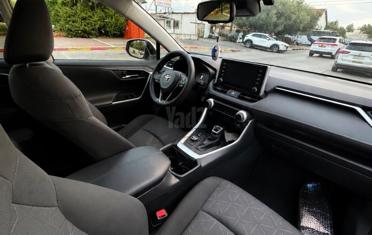 מודעת רכב טויוטה RAV4