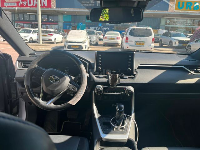 מודעת רכב טויוטה RAV4