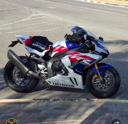 מודעת רכב הונדה CBR1000RR