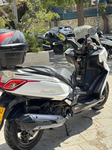 מודעת רכב קימקו דאון-טאון 350