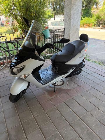 מודעת רכב סאן יאנג ג'וי רייד 200