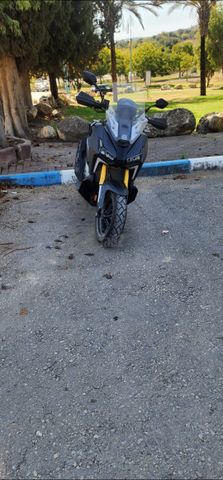 מודעת רכב סאן יאנג ADX400