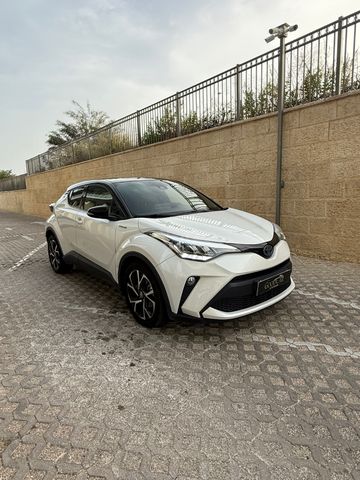 מודעת רכב טויוטה C-HR