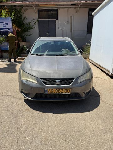 מודעת רכב סיאט לאון