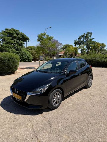 מודעת רכב מאזדה 2