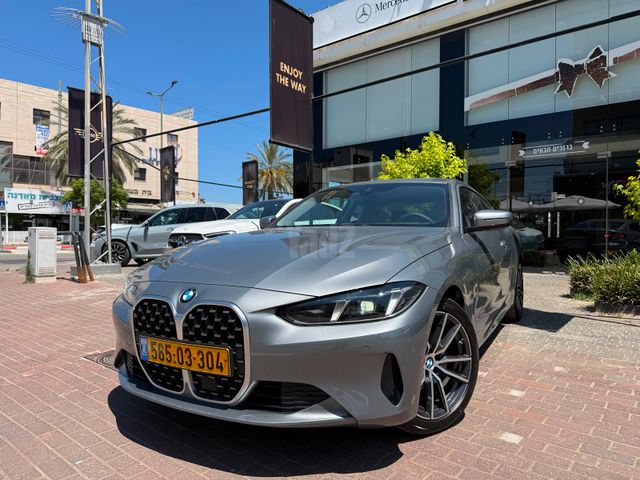 מודעת רכב ב מ וו סדרה 4