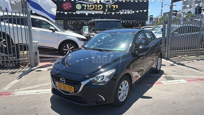 מודעת רכב מאזדה 2