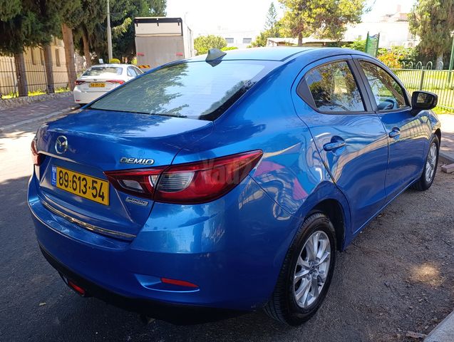 מודעת רכב מאזדה 2 3