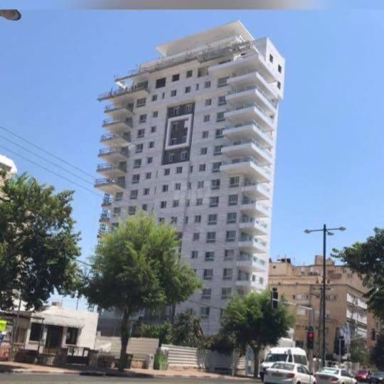 גבע 16