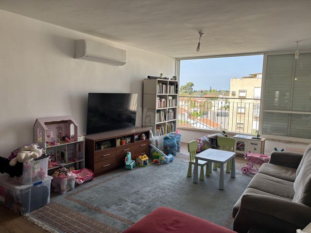 סמטת הדרור 27