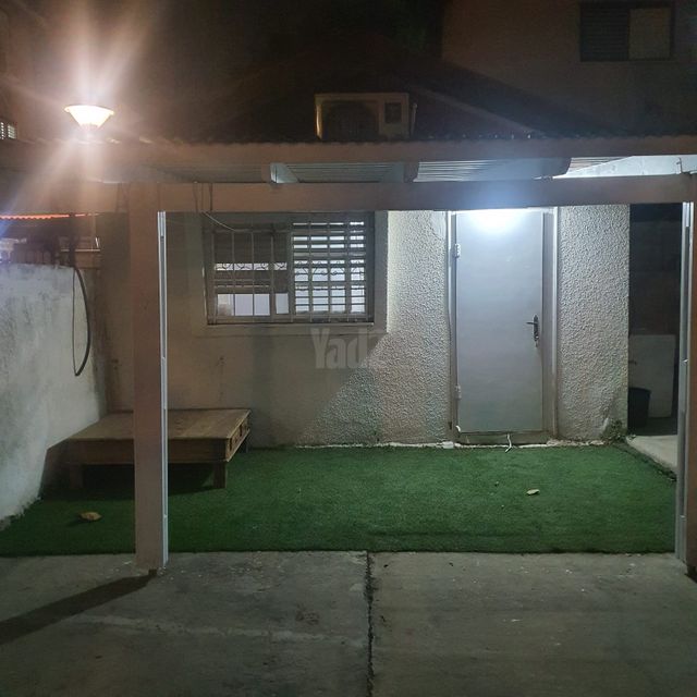 קיבוץ גלויות 11
