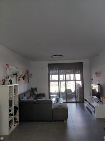 גאולה כהן 1