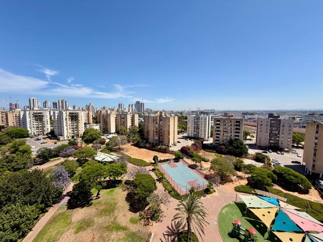 שדרות גולדה מאיר 22