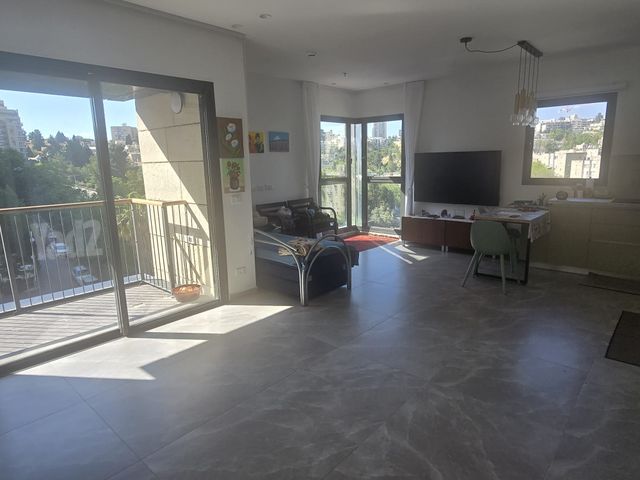 דירה למכירה בירושלים (תיווך) — 5