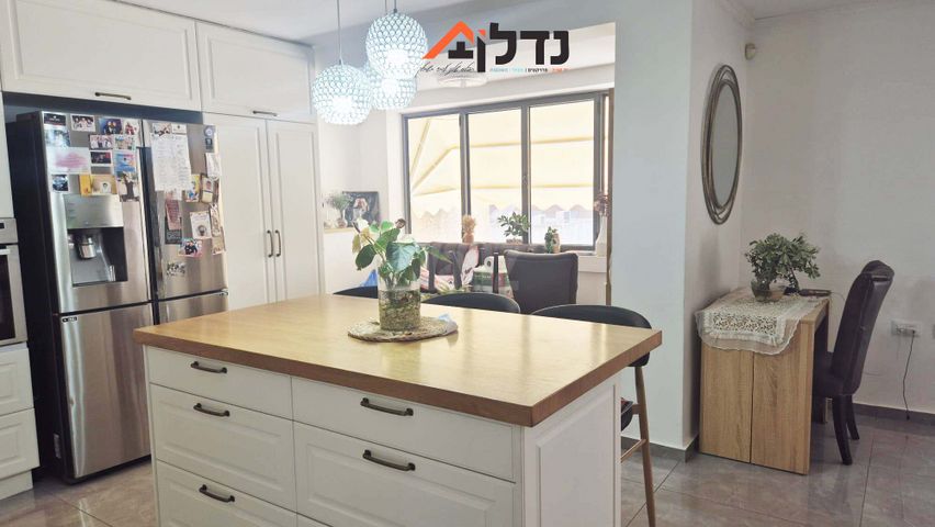 הנורית 