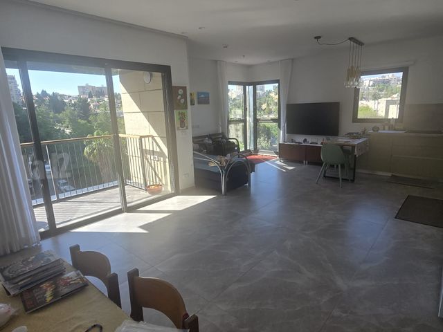 דירה למכירה בירושלים (תיווך) — 3
