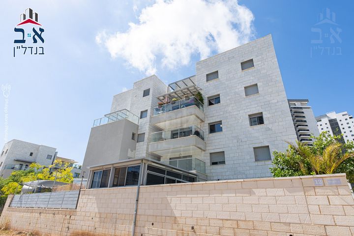 החותרים