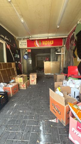 חנויות/ שטח מסחרי