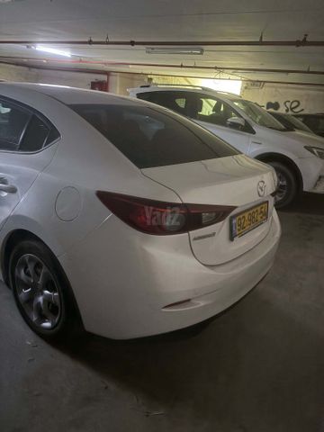מודעת רכב מאזדה 3