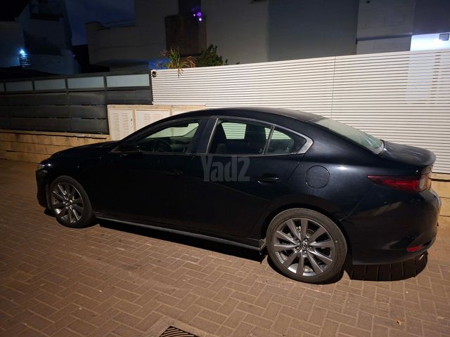 מודעת רכב מאזדה 3