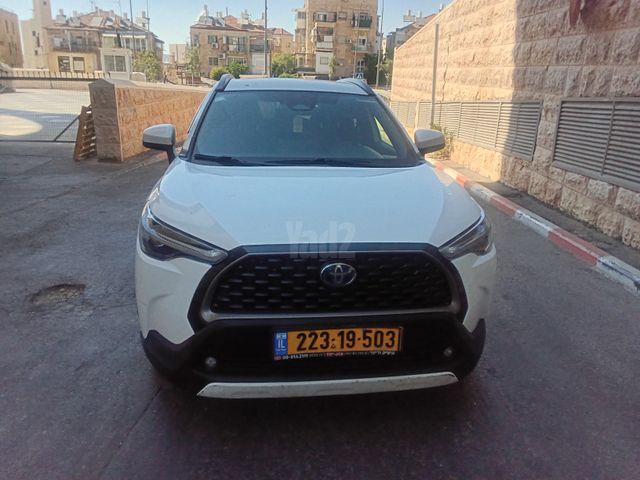 מודעת רכב טויוטה קורולה קרוס