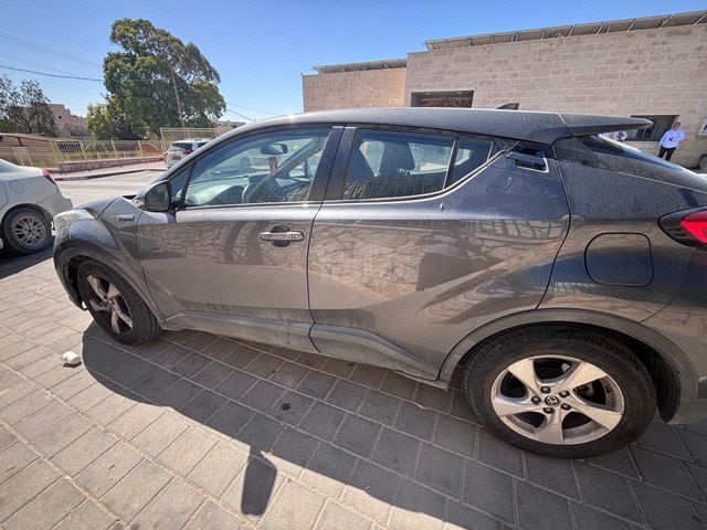 מודעת רכב טויוטה C-HR