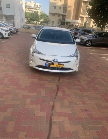 מודעת רכב טויוטה פריוס