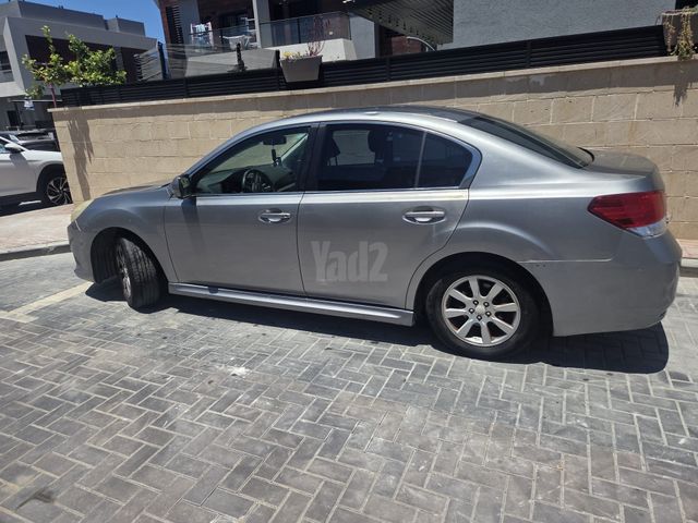 מודעת רכב סובארו B4/לגאסי