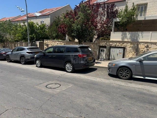 מודעת רכב קיה קרניבל