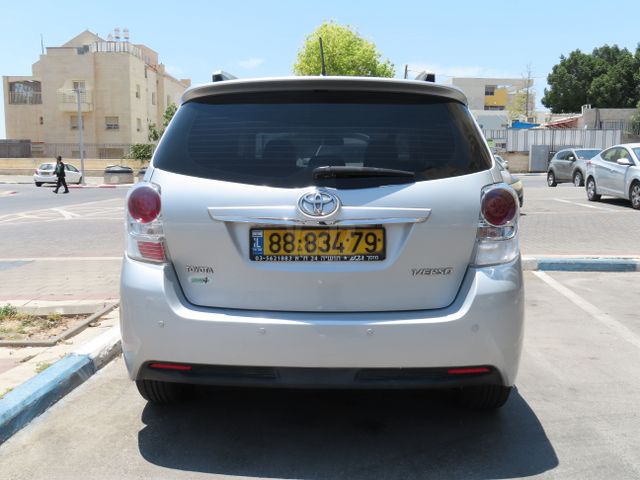 מודעת רכב טויוטה ורסו