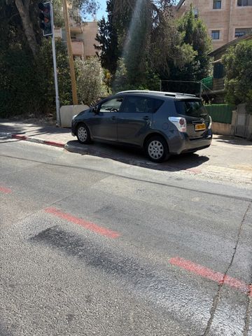 מודעת רכב טויוטה ורסו