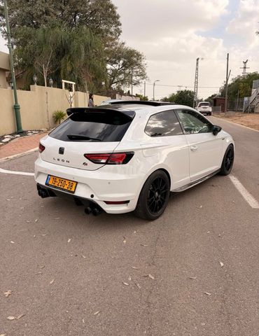 מודעת רכב סיאט לאון
