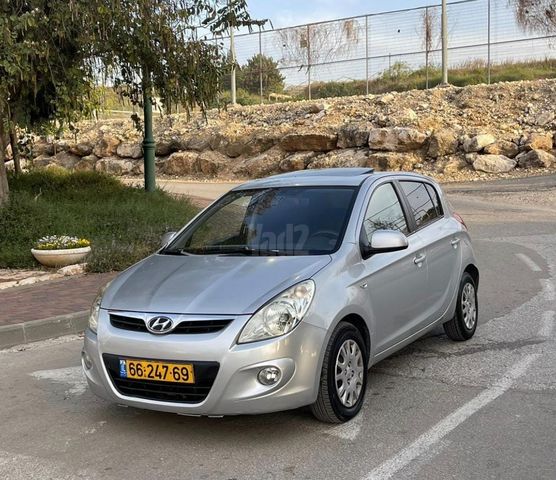 מודעת רכב יונדאי i20