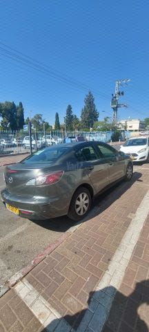 מודעת רכב מאזדה 3